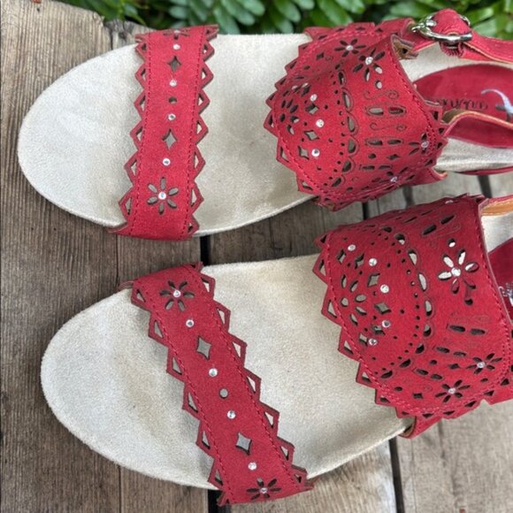 [New] Earthies (8B) Jazzy Red Suede Adjustable Strap Comfortable Sandals - Picture 6 of 11